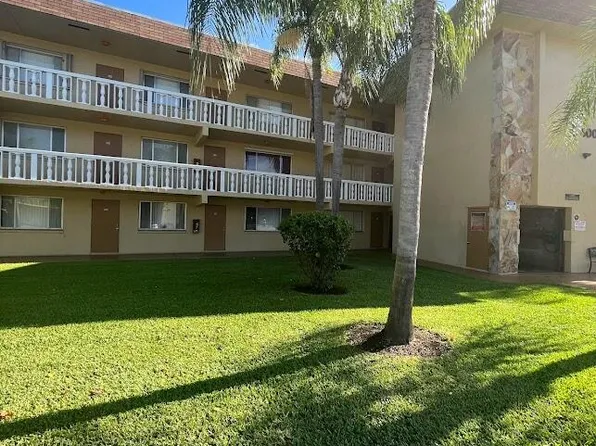 600 Village Green Court #C-110, Palm Springs, FL 33461
