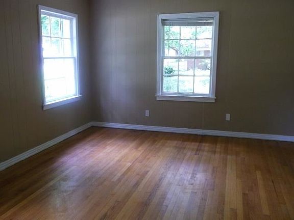4th image of 205 Woodland Ave