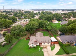 1221 Woodcrest Ln, Hutchins, TX 75141