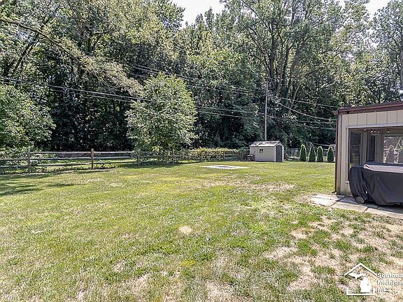 4th image of 9804 Pamela Dr