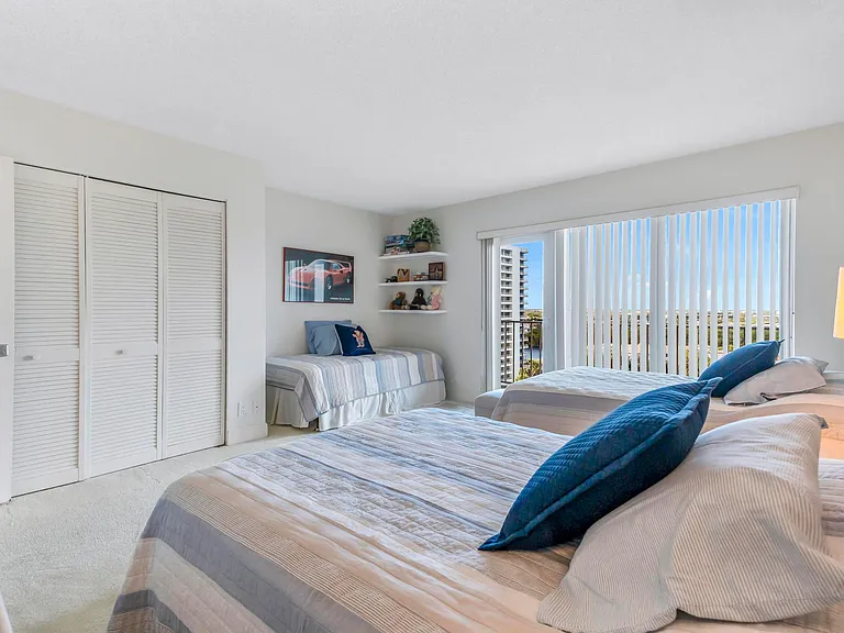 4301 N Ocean Blvd #1002 — Photo 29