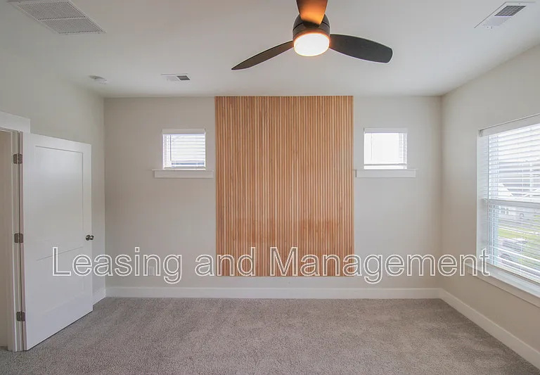 111 Crimson St — Photo 12