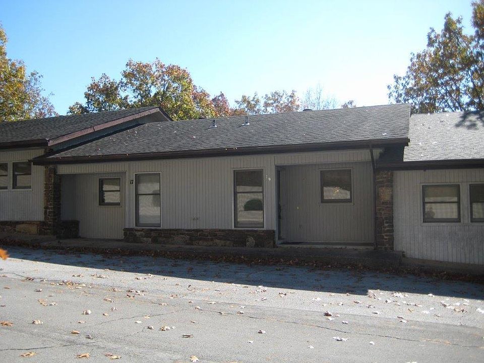 2nd image of 19 Davis Cir