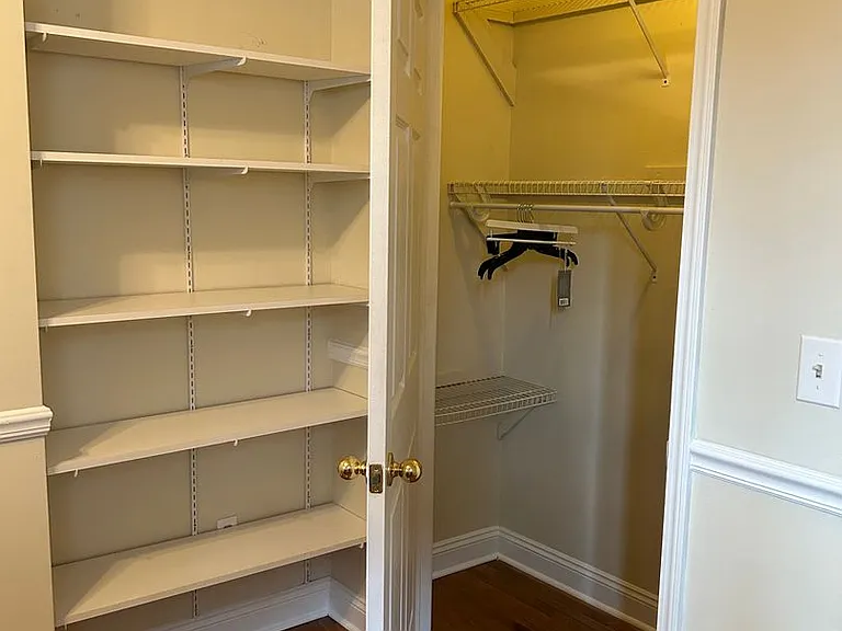 124 College Pl — Photo 2