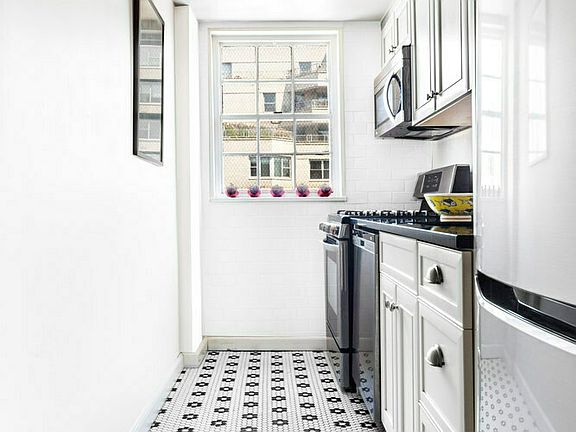4th image of 175 W 12th St APT 17H