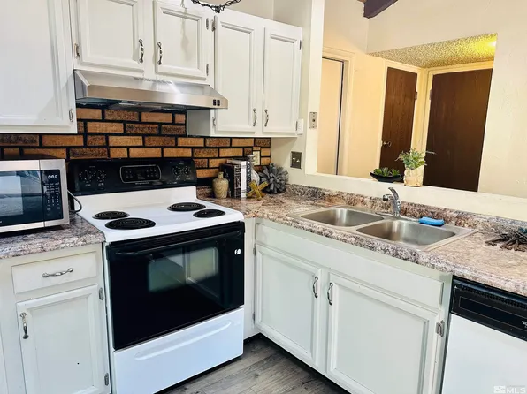 8 Castle Way, Carson City, NV 89706