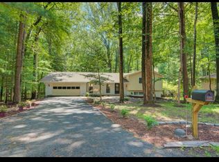 11621 Sourwood Ln, Reston, VA 20191