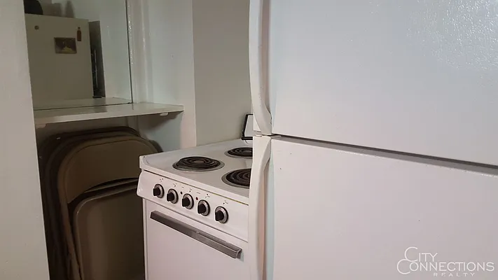 Rented by City Connections Realty | media 7