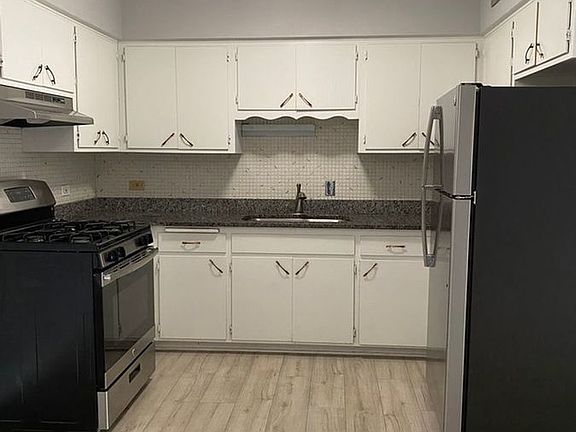 5th image of 9733-35 S Cicero Ave #9733-2SW