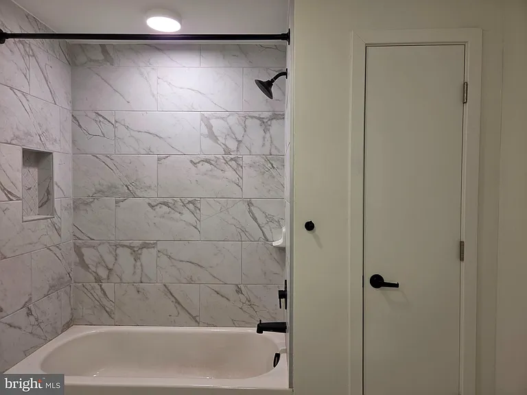 102 Hanover St #208 — Photo 19
