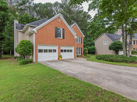 3rd image of 2424 Westport Cir SW