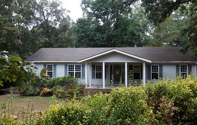 1st image of 233 Scarborough Dr
