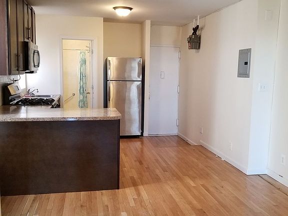 2nd image of 11-44 44th Dr #4-15
