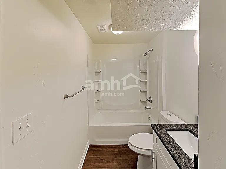 2558 S 75 E — Photo 18