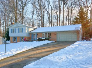 10031 Garrett St, Vienna, VA 22181