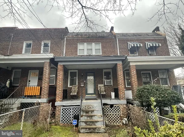 1613 R St SE, Washington, DC 20020