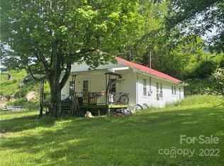 91 Buchanan Dr, Bakersville, NC 28705