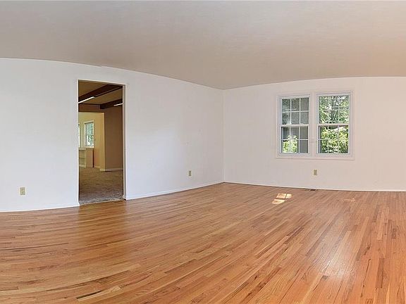 4th image of 11321 Stoeppelwerth Dr