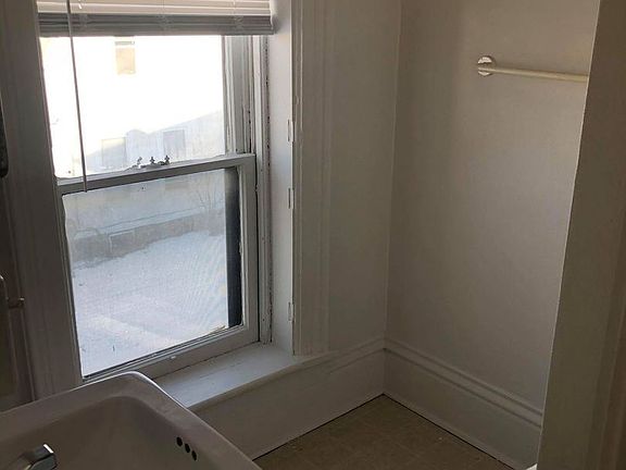 3rd image of 243 E Doty Ave APT 5