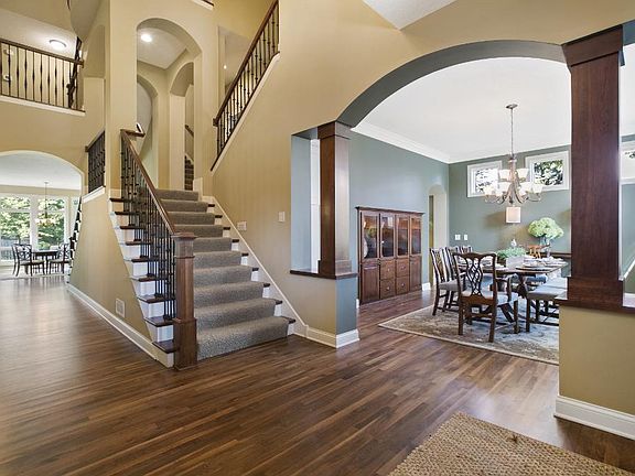 3rd image of 2050 Pinehurst Dr