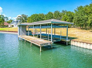 574 Clubhouse Dr, Corsicana, TX 75109