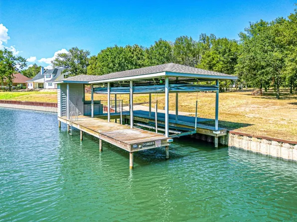 574 Clubhouse Dr, Corsicana, TX 75109