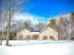 10 Wildflower Ln, Morrisonville, NY 12962