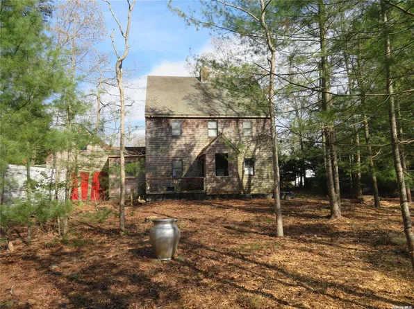 33 Swamp Road, East Hampton, NY 11937