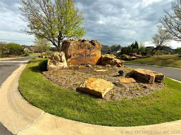 590 Creekside Dr, Sapulpa, OK 74066