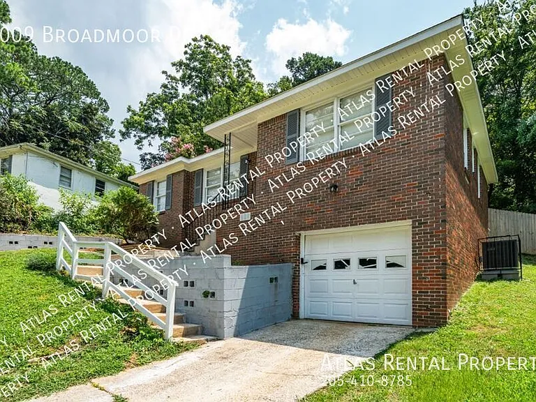 1009 Broadmoor Dr — Photo 3