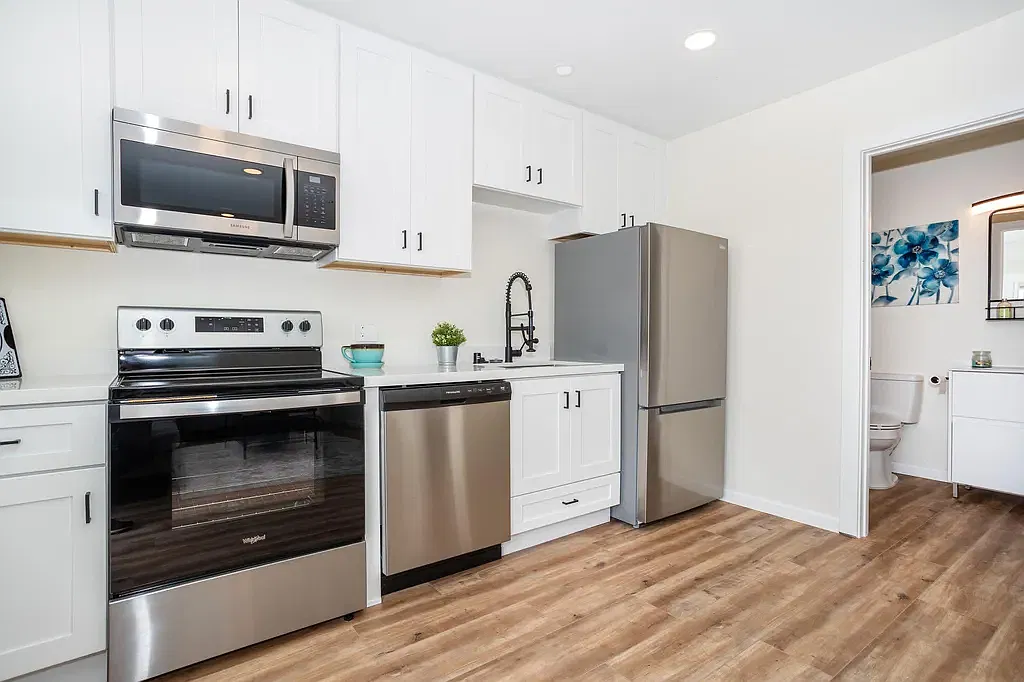 1 bed, 442 sqft, $1,995 — Photo 3