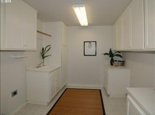 2944 McKendrick St, Eugene, OR