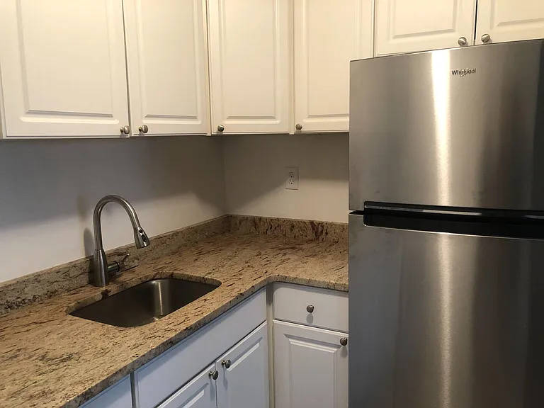 Lee Heights Apartments — Photo 7