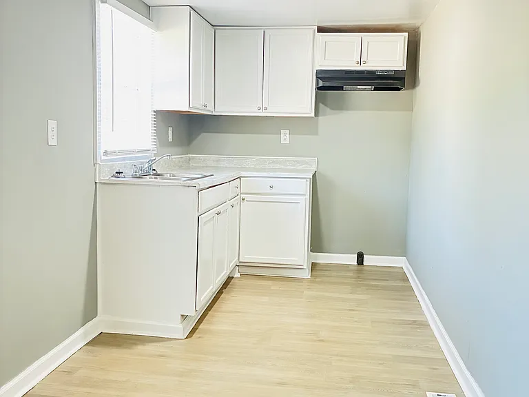 618 Gardner St — Photo 3