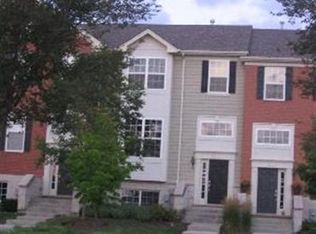 230 Comstock Dr, Elgin, IL 60124