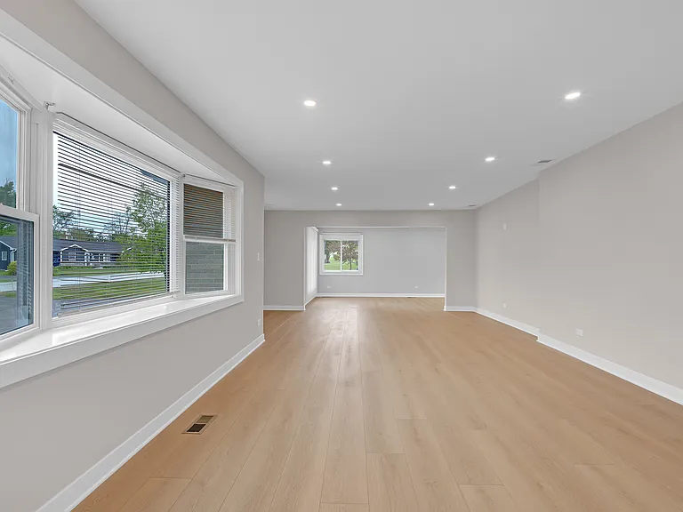 1055 N Bluebonnet Ln — Photo 16