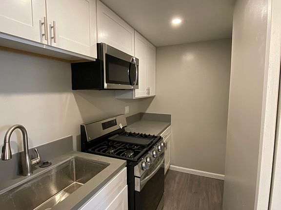 5th image of 1327 1/2 Hornblend St #1327-1/2