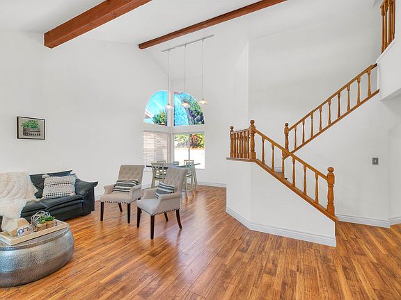 2nd image of 28710 Persimmon Ln