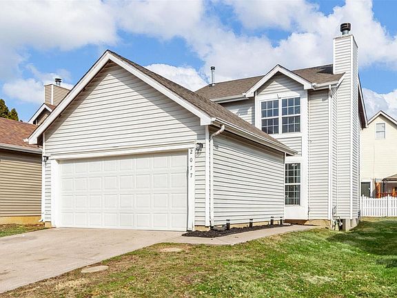 3rd image of 2077 Victorian Village Dr