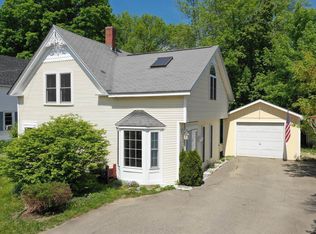 9 Hill Ave, Newport, ME 04953