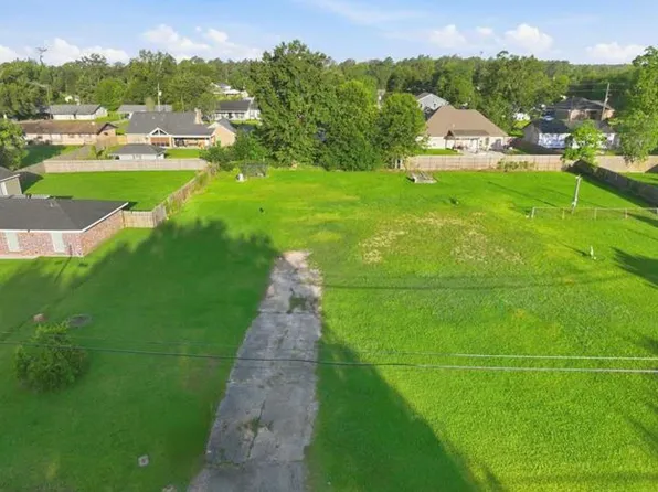 2967 Davis Rd, Westlake, LA 70669