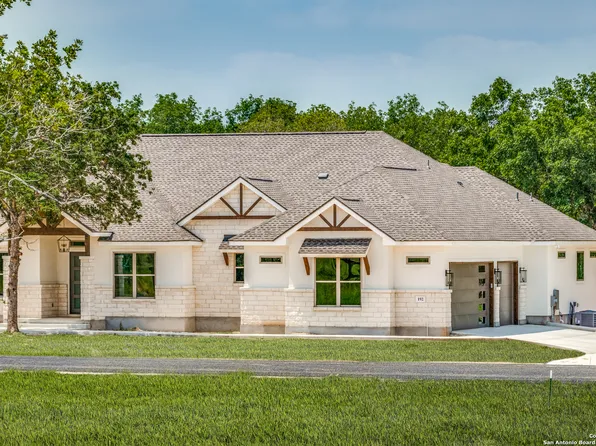 192 Crescent Ridge, Adkins, TX 78101