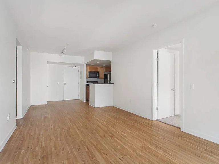 Mayfair Residences — Photo 25