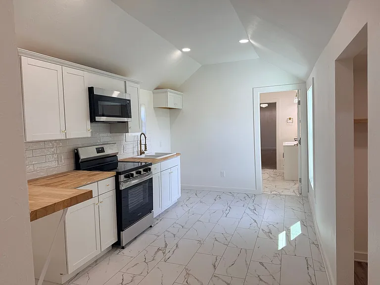 720 Klabzuba Ave — Photo 14