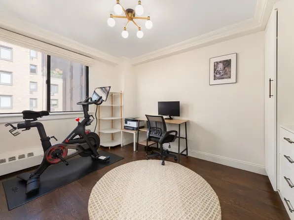 16 West 16th Street image 10 of 12