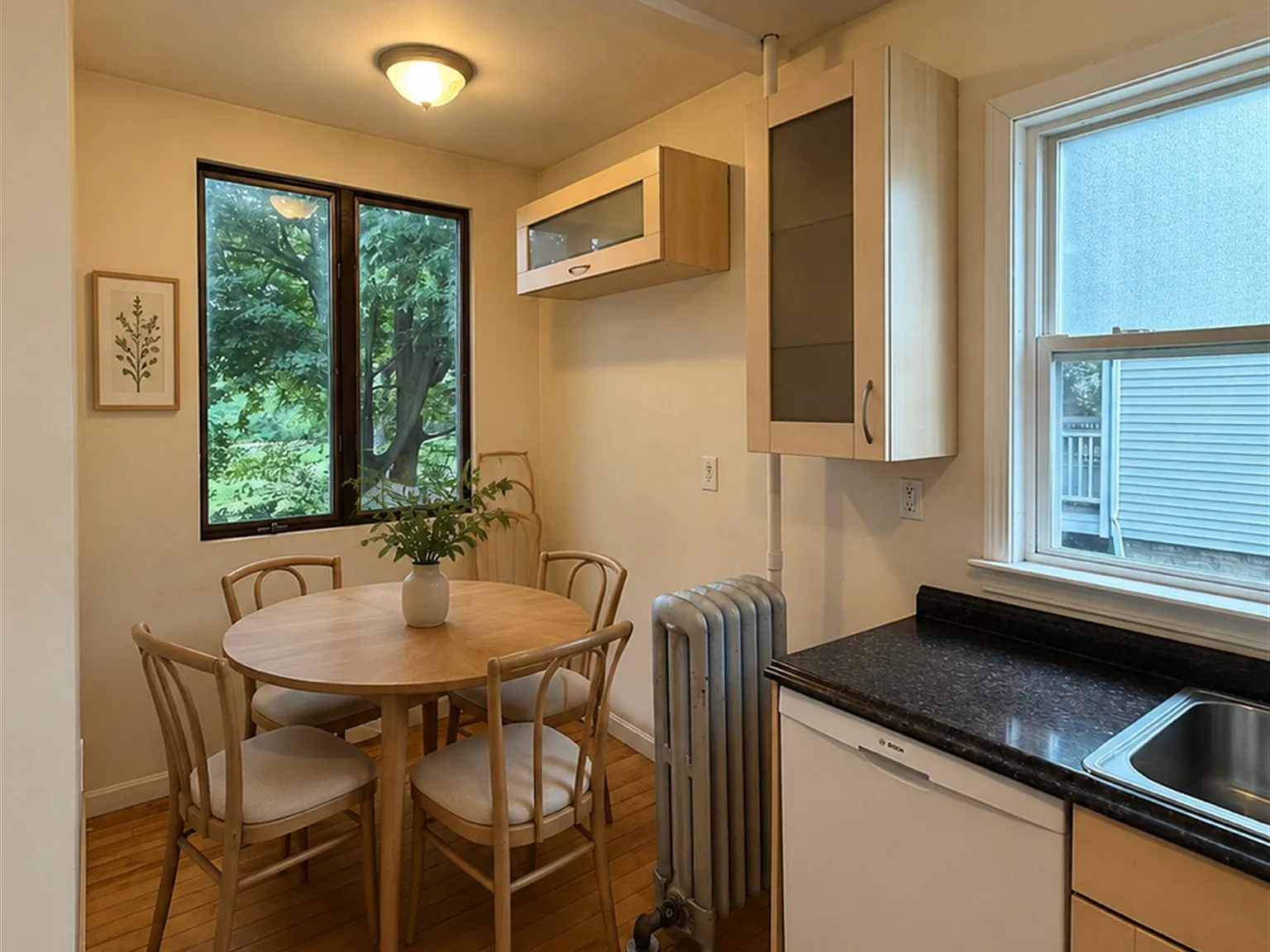 3 bed, 1300 sqft, $3,900 — Photo 3
