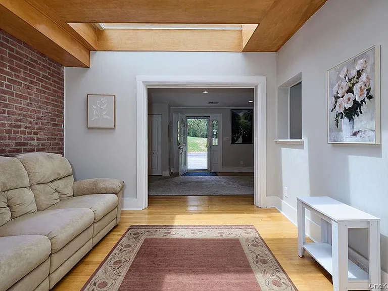 116 School House Ln — Photo 18