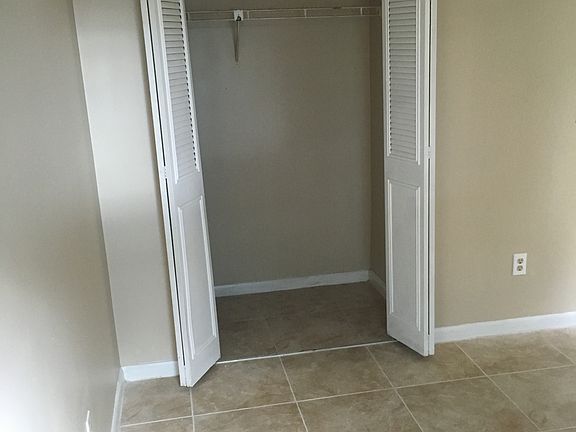 3rd image of 2486 Whispering Woods Blvd APT 2