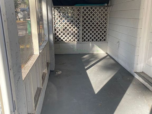 4th image of 521 E Miracle Strip Pkwy APT 4