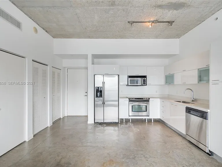 133 NE 2nd Ave #4 — Photo 6